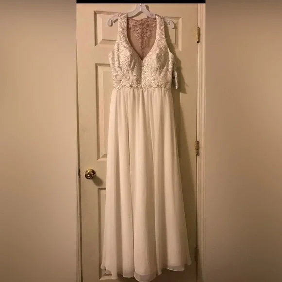 Alfred Angelo | Dresses | Never Worn Alfred Angelo Wedding Dress | Poshmark